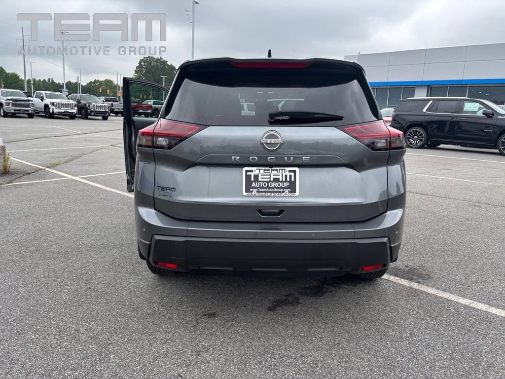 Used 2025 Nissan Rogue S FWD image 26