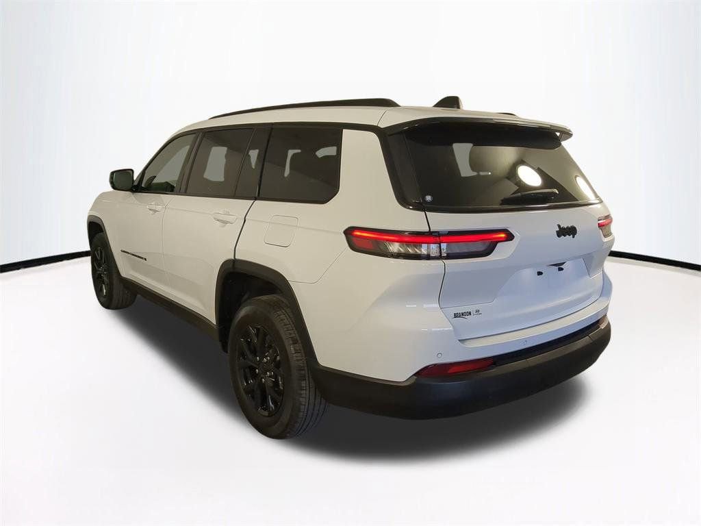 Used 2024 Jeep Grand Cherokee L Laredo image 7