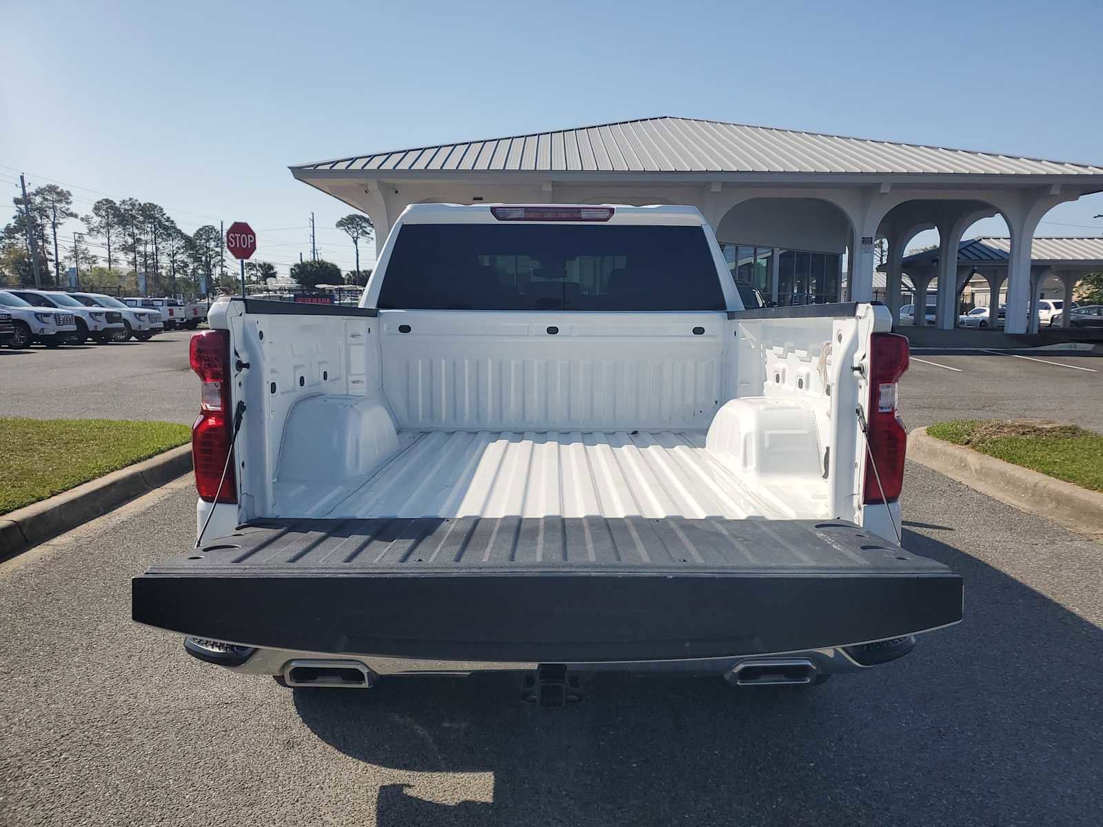 Certified 2023 Chevrolet Silverado 1500 LT w/ Z71 Off-Road Package AWD/4WD image 5