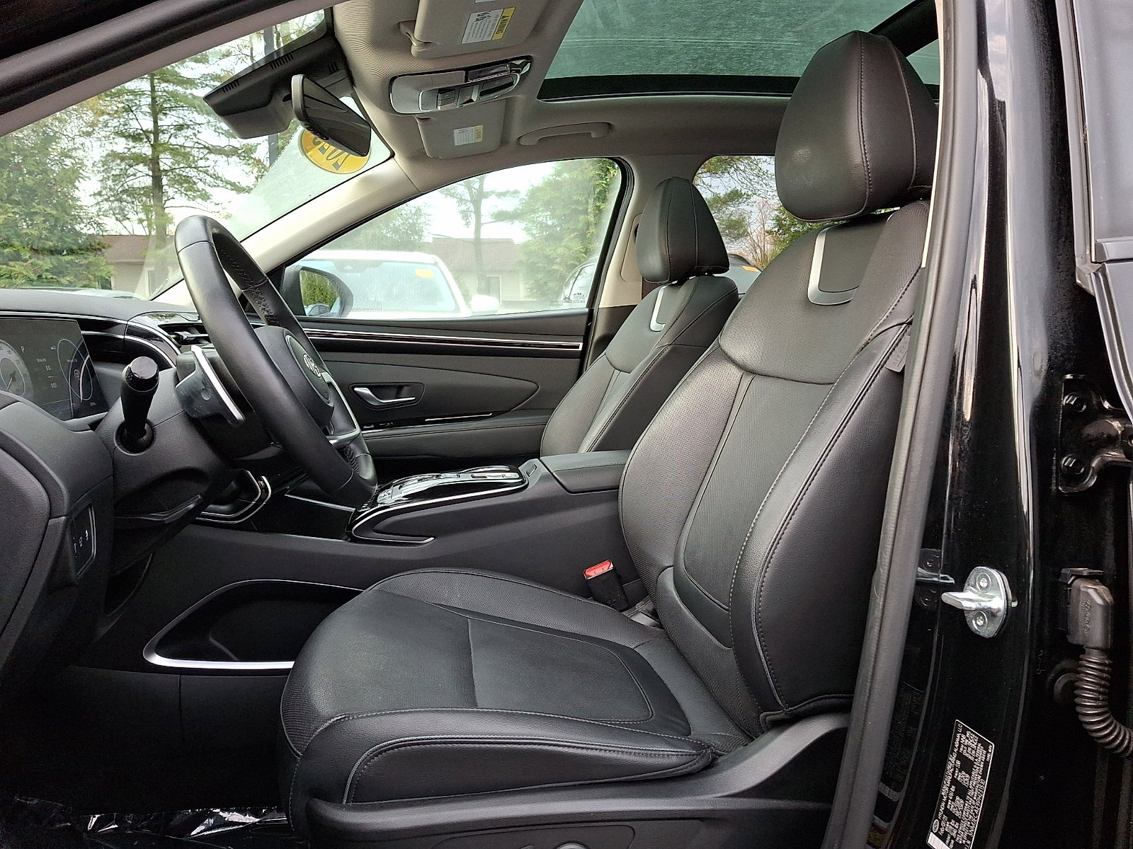 Certified 2023 Hyundai Tucson Limited w/ Cargo Package AWD/4WD image 14