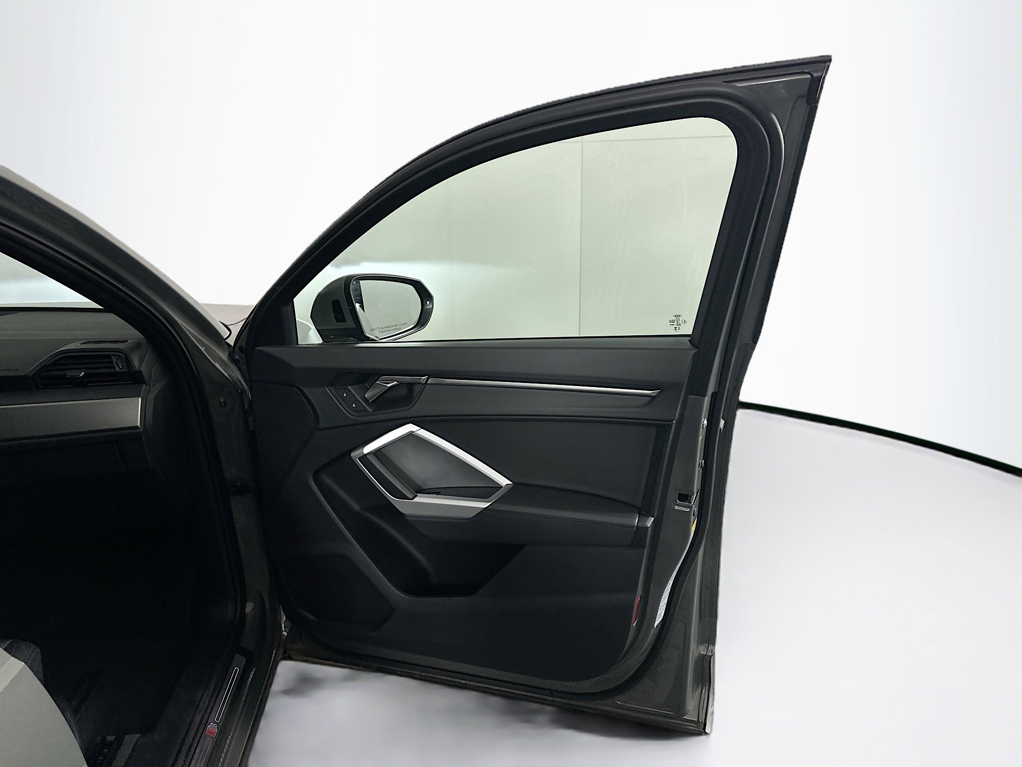 Used 2025 Audi Q3 2.0T Premium image 30