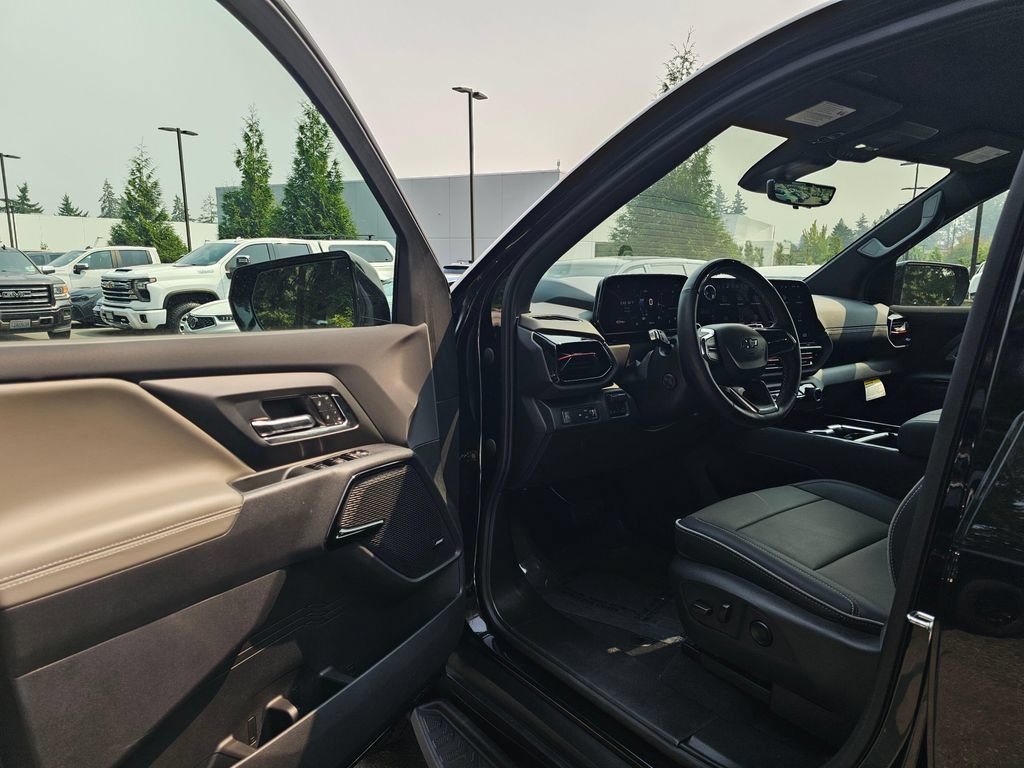 Used 2026 Chevrolet Silverado EV Trail Boss AWD/4WD image 23