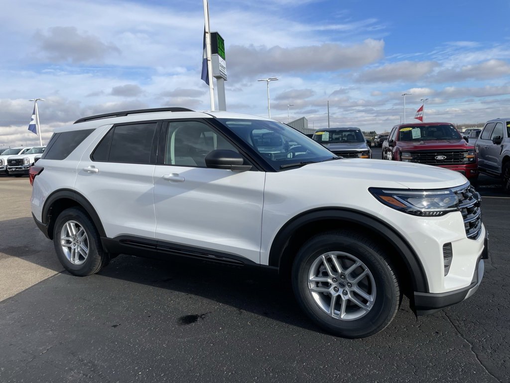 New 2026 Ford Explorer Active image 2