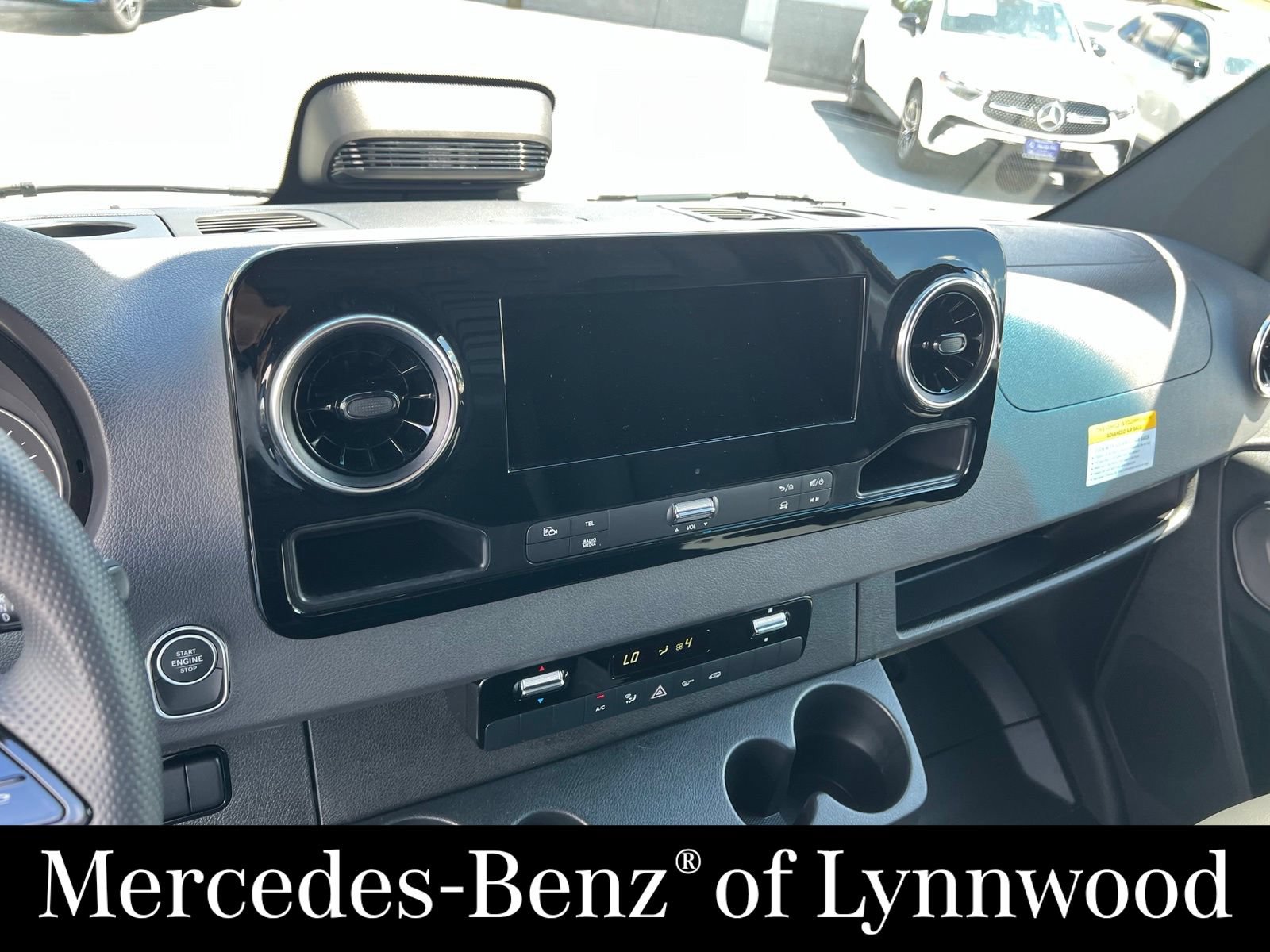 Used 2025 Mercedes-Benz Sprinter 2500 image 22