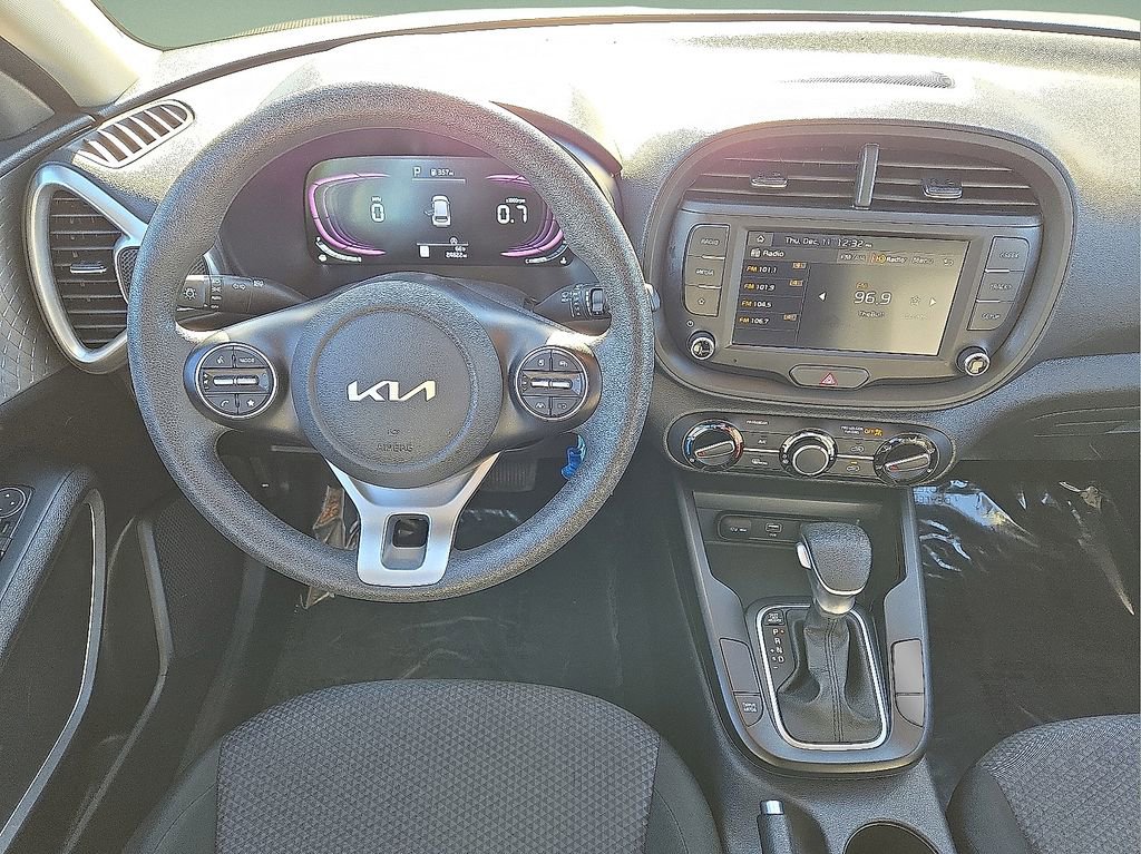 Used 2024 Kia Soul LX w/ Option Group 015 image 17