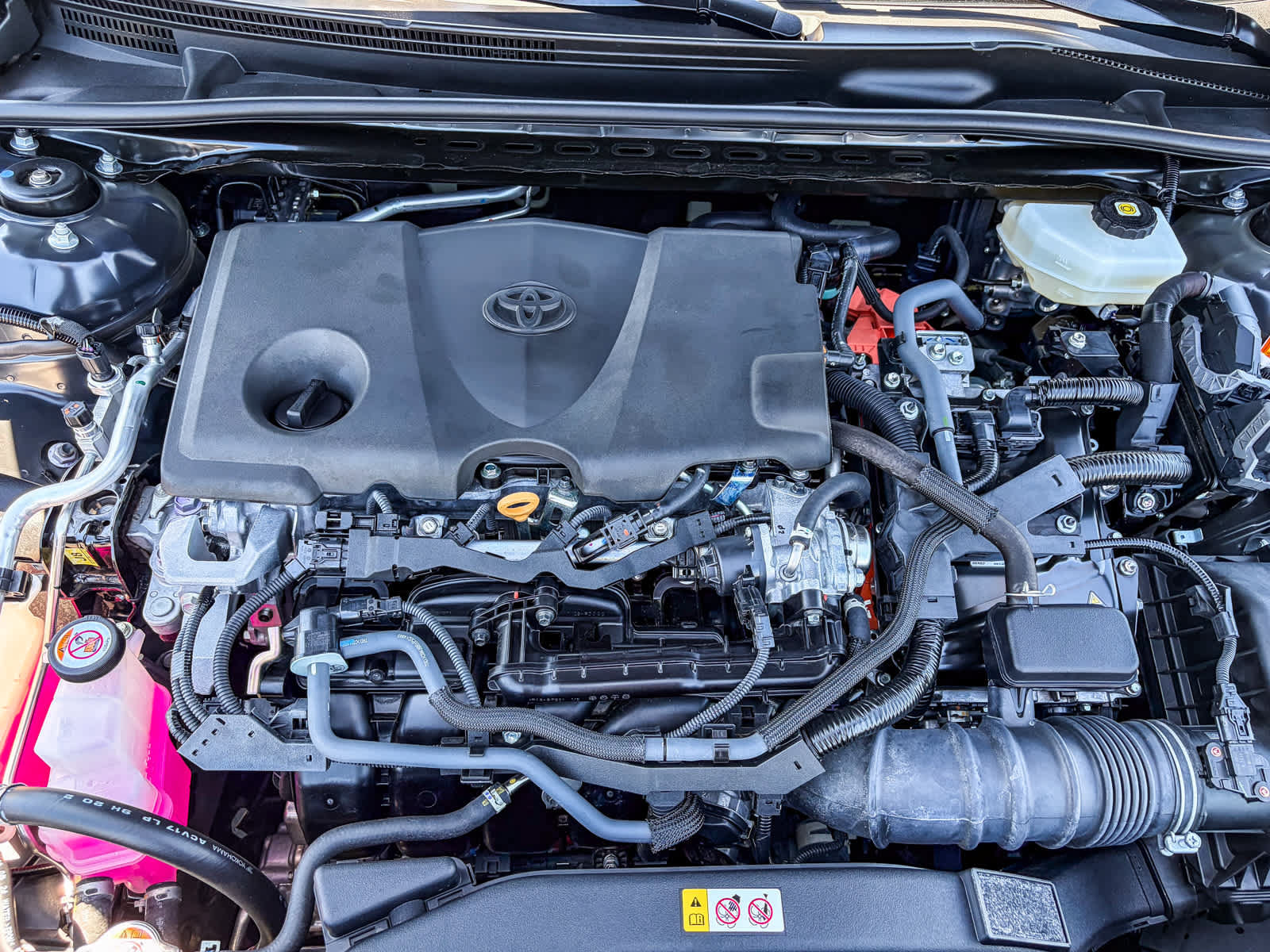 Used 2025 Toyota Camry SE w/ Convenience Package FWD image 25