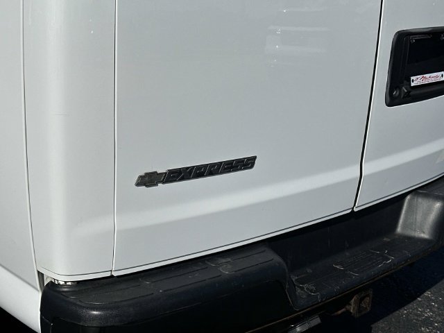 Used 2018 Chevrolet Express 2500 w/ Driver Convenience Package RWD image 11