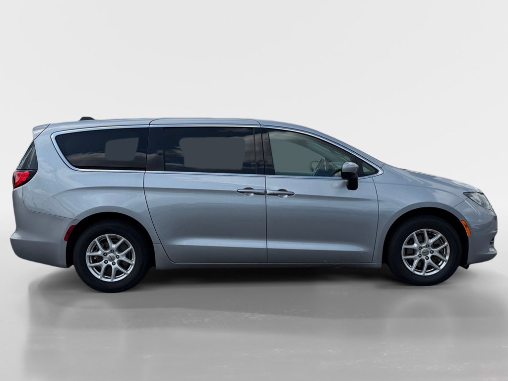 Used 2021 Chrysler Voyager LX w/ Cold Weather Group FWD image 6