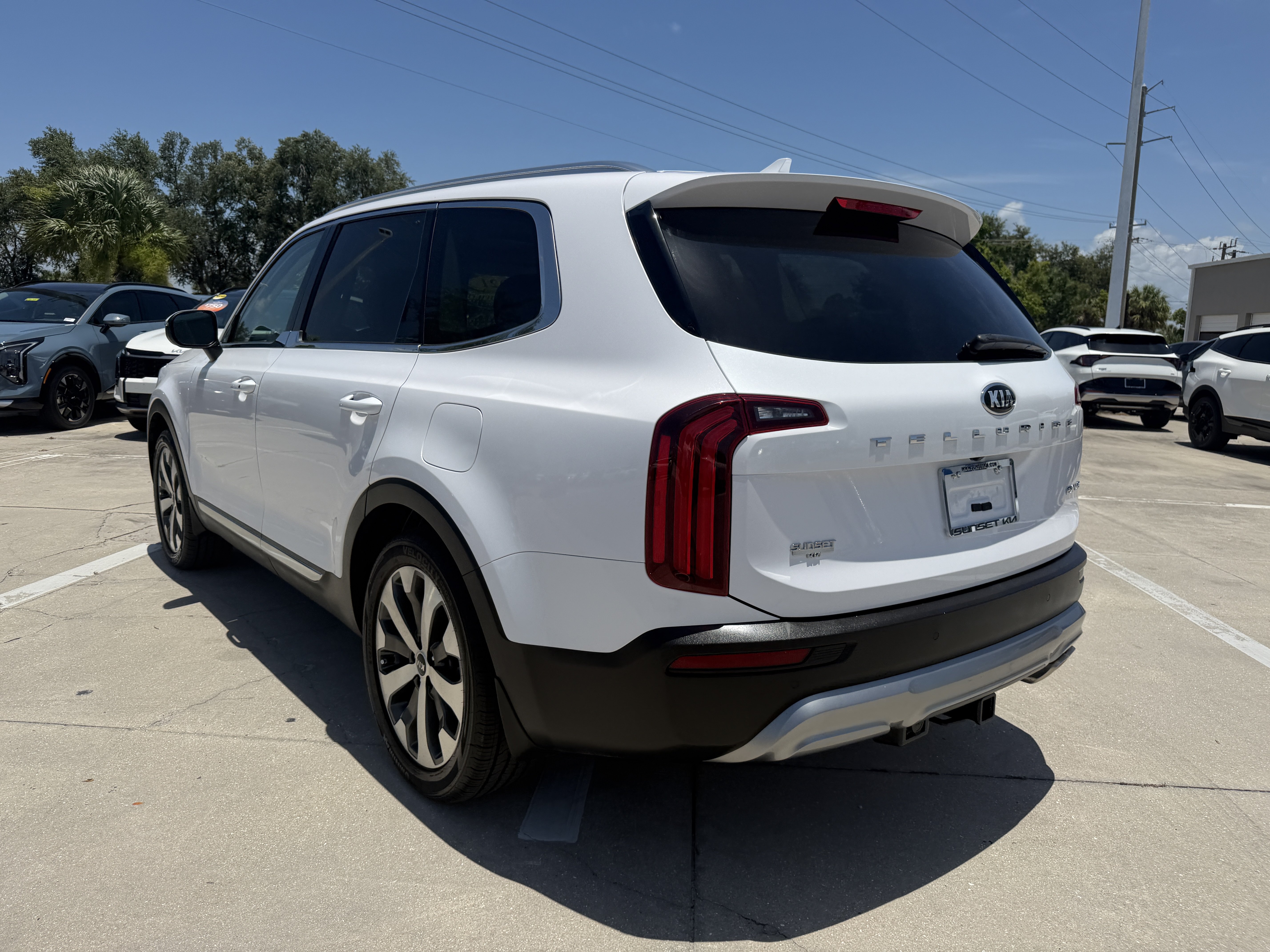 Certified 2021 Kia Telluride EX w/ EX Premium Package FWD image 6