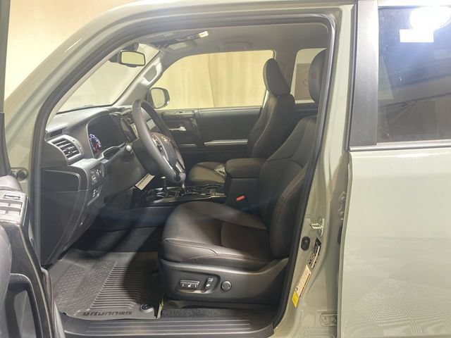 Used 2023 Toyota 4Runner TRD Off-Road Premium AWD/4WD image 17