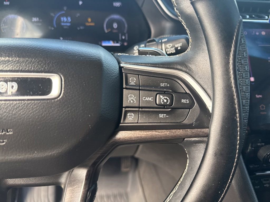 Used 2021 Jeep Grand Cherokee L Limited AWD/4WD image 15