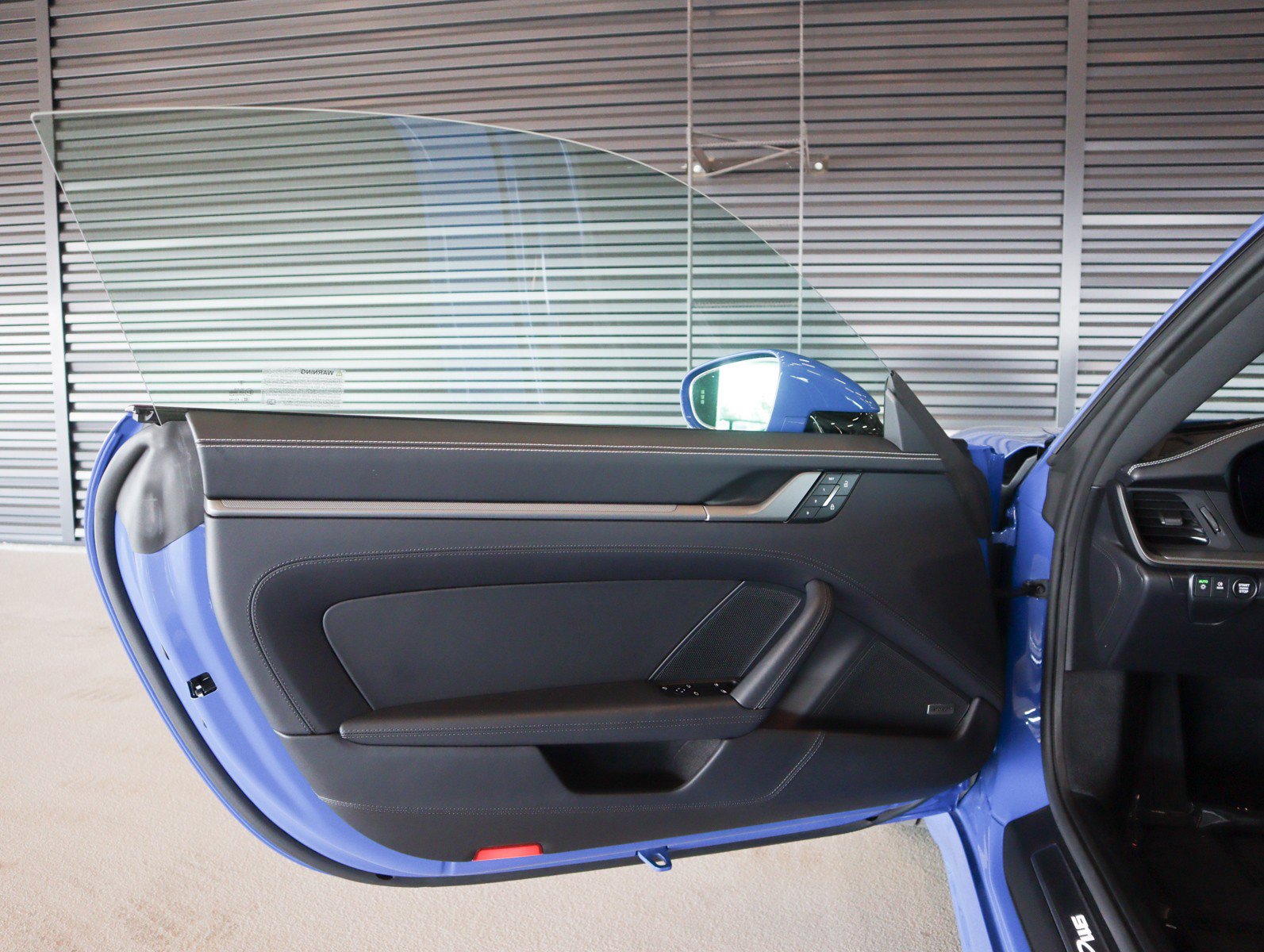 Certified 2025 Porsche 911 Carrera image 24