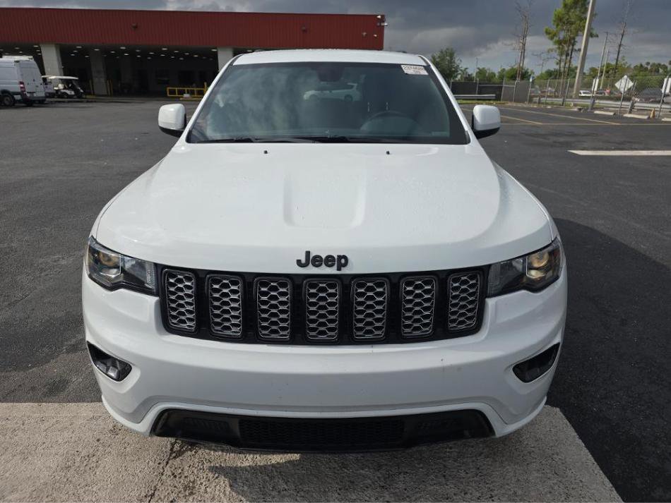 Used 2021 Jeep Grand Cherokee Laredo X AWD/4WD image 2