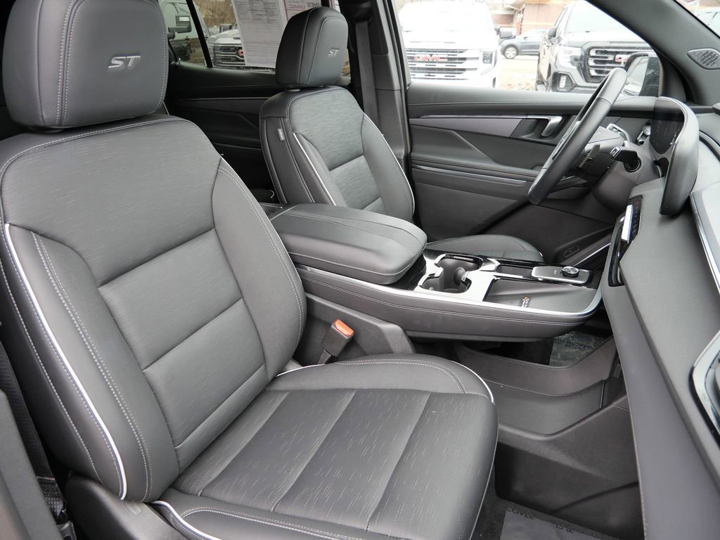 Used 2025 Buick Enclave Sport Touring image 15