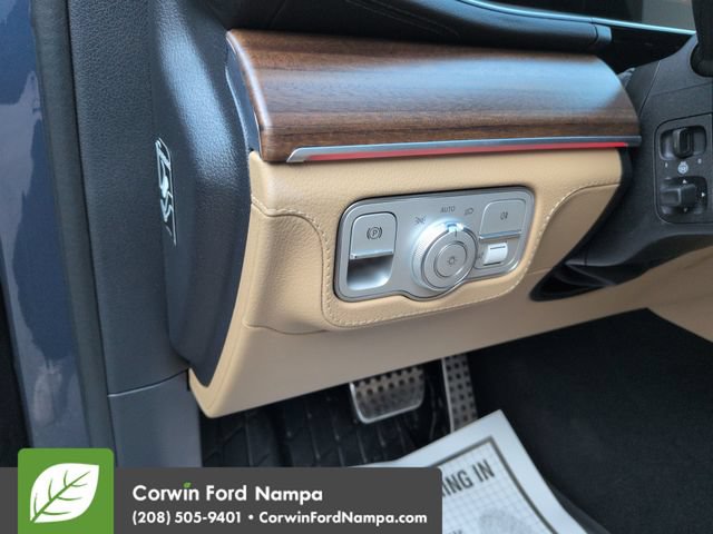 Used 2025 Mercedes-Benz GLS 450 4MATIC image 13