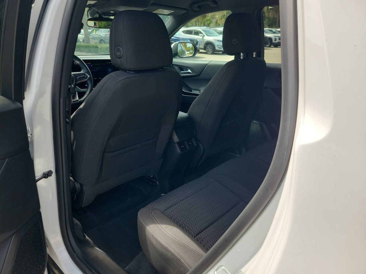Used 2026 Chevrolet Equinox LT FWD image 8
