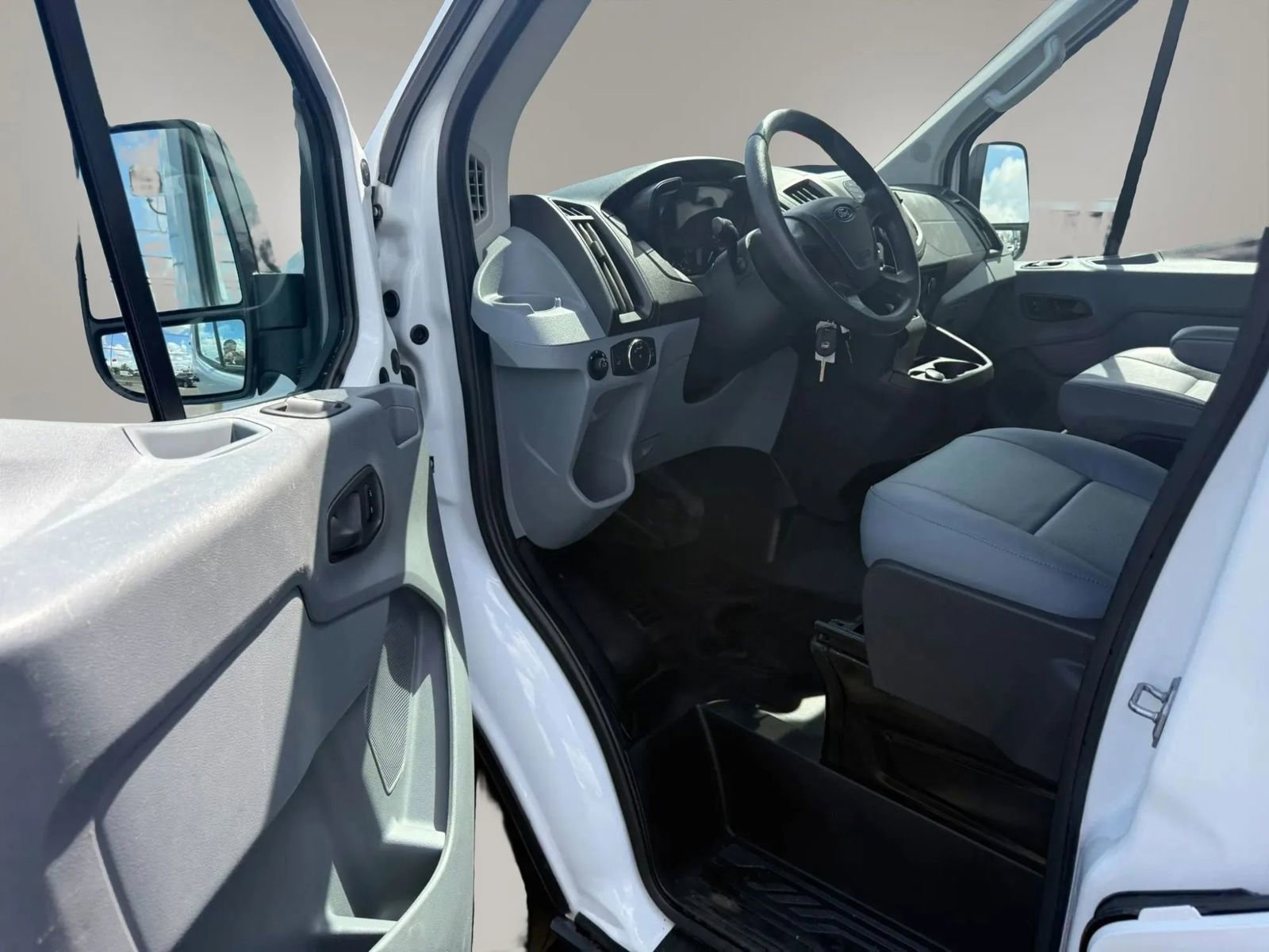 Used 2018 Ford Transit 250 148 Medium Roof RWD image 13