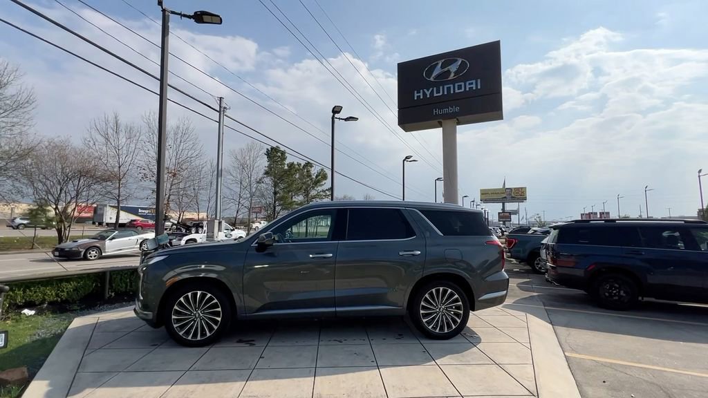 Used 2024 Hyundai Palisade Calligraphy image 4