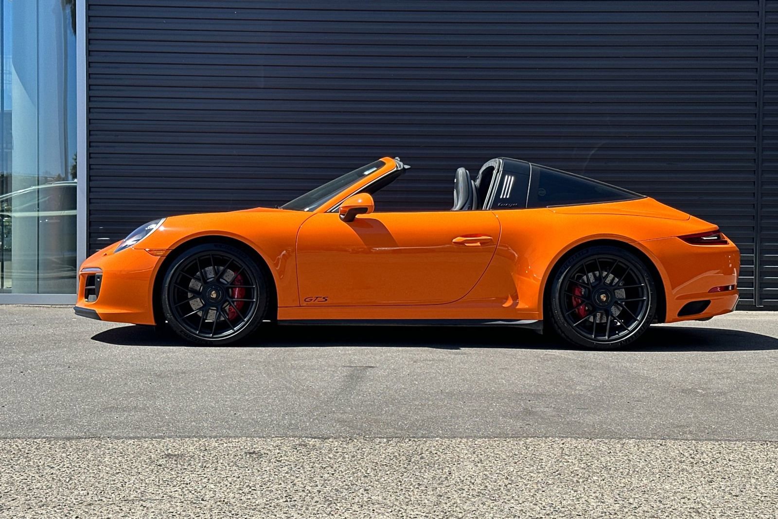 Used 2018 Porsche 911 Targa 4 GTS image 2