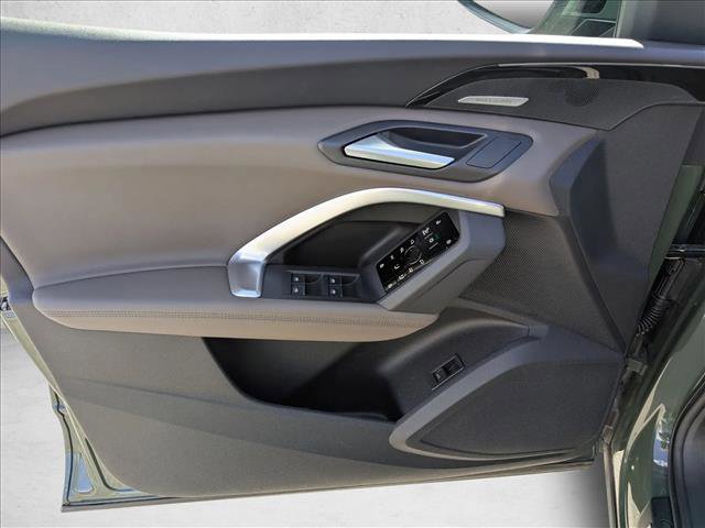 Used 2025 Audi Q5 Prestige image 11