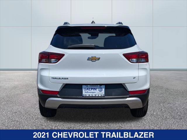 Used 2021 Chevrolet TrailBlazer LT FWD image 4