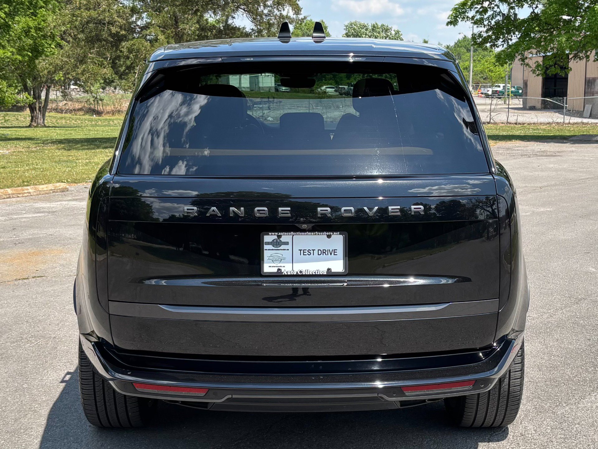 Used 2024 Land Rover Range Rover SE AWD/4WD image 8