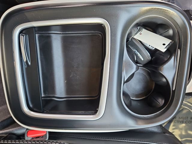Used 2023 Chrysler Pacifica Touring-L FWD image 31