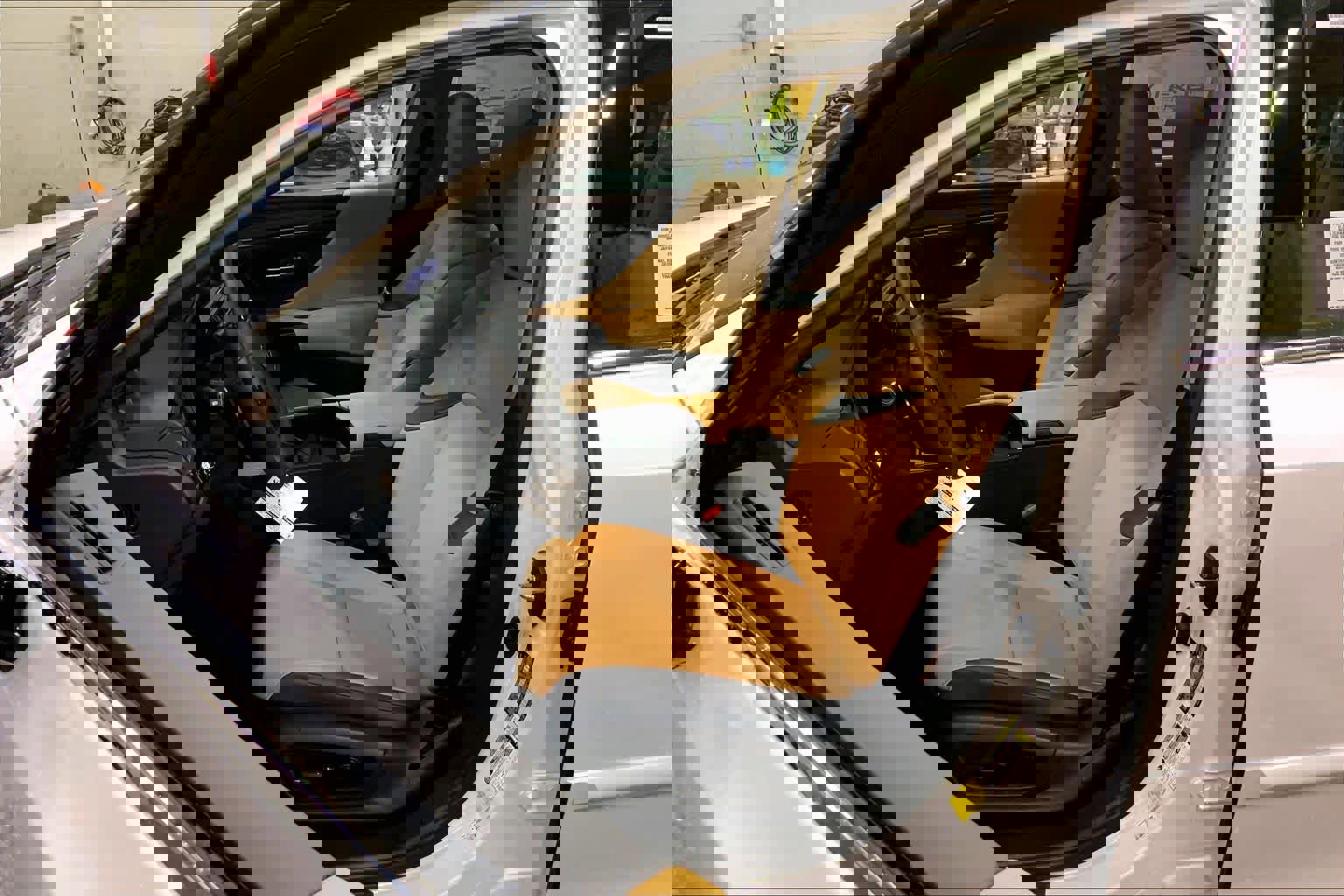 New 2025 Lexus ES 350 w/ Premium Package image 9