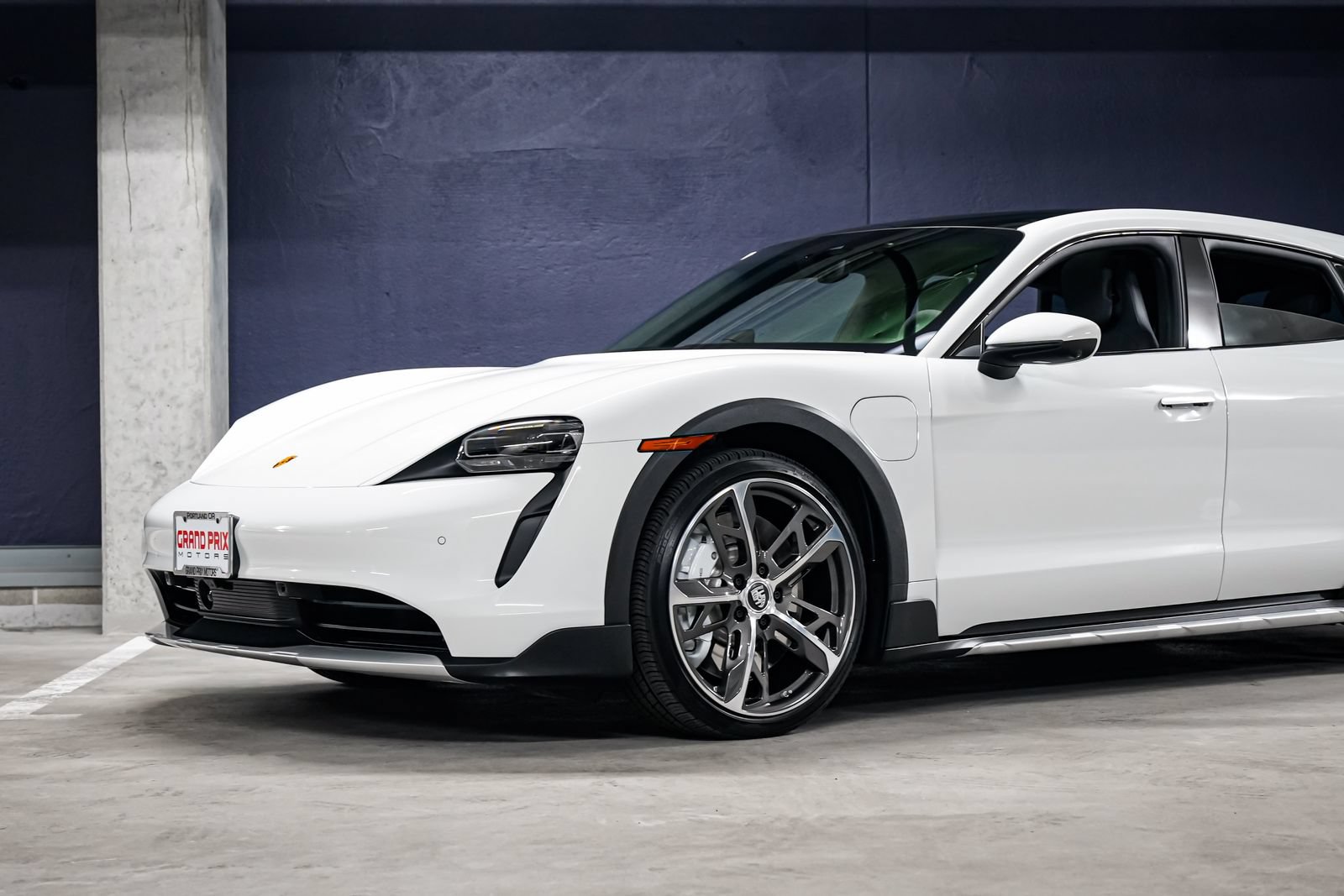 Used 2023 Porsche Taycan 4S AWD/4WD image 35