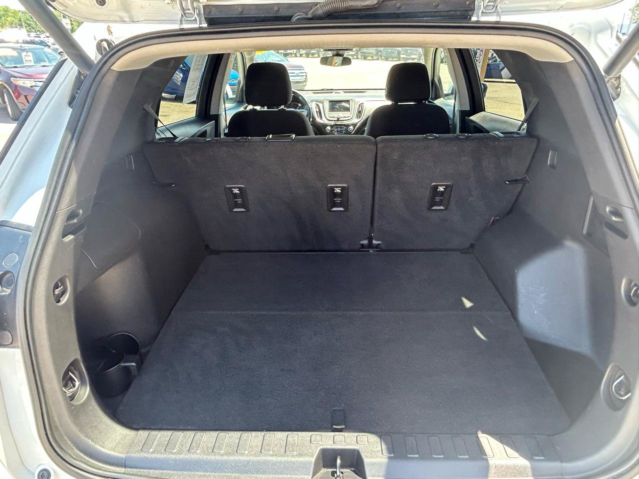 Used 2019 Chevrolet Equinox LT w/ Driver Convenience Package FWD image 16