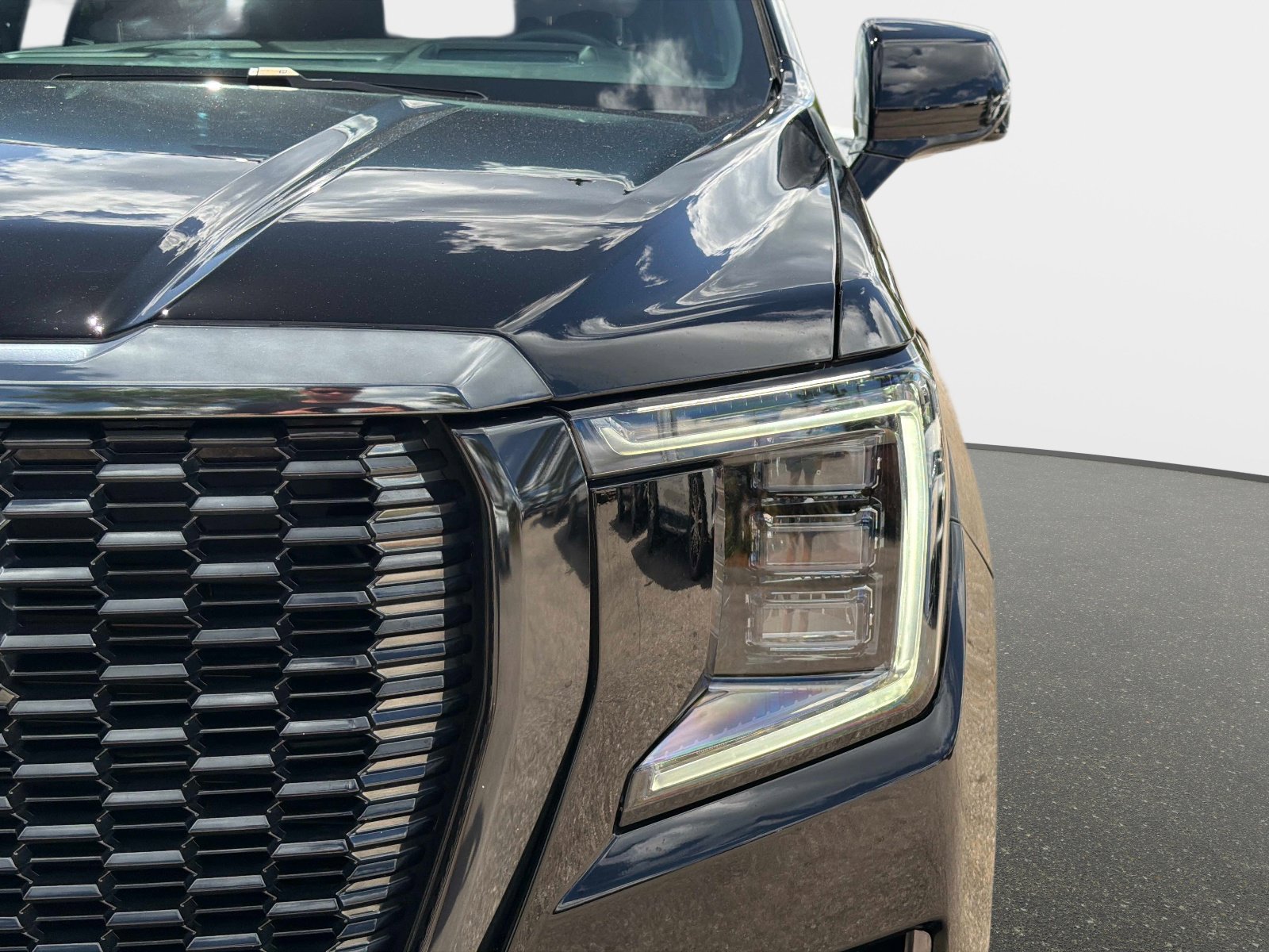 Used 2023 GMC Yukon Denali Ultimate image 9