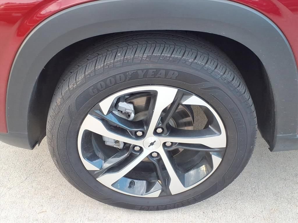 Used 2025 Chevrolet Trax RS w/ Driver Confidence Package FWD image 8