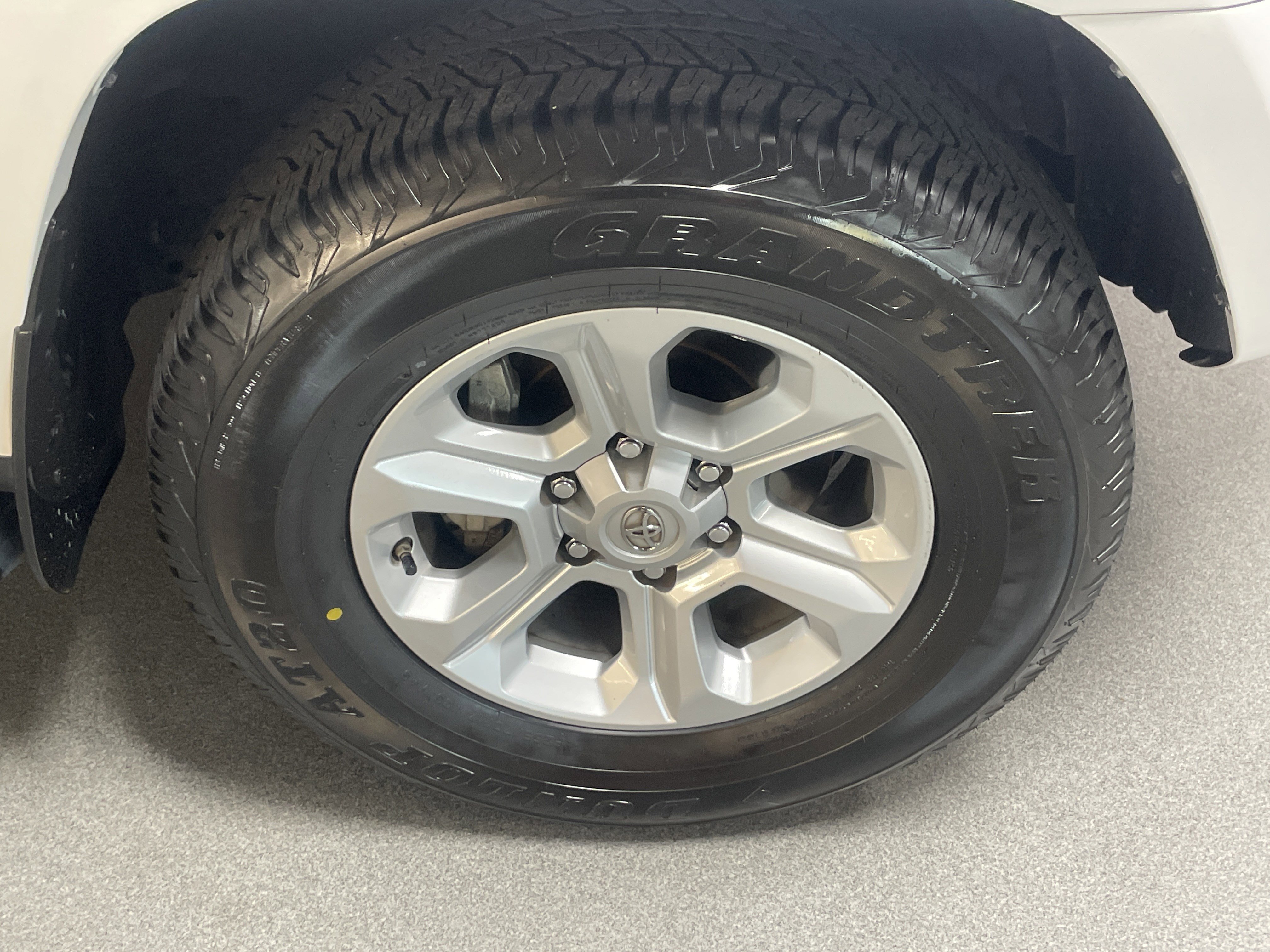 Used 2019 Toyota 4Runner SR5 Premium image 13