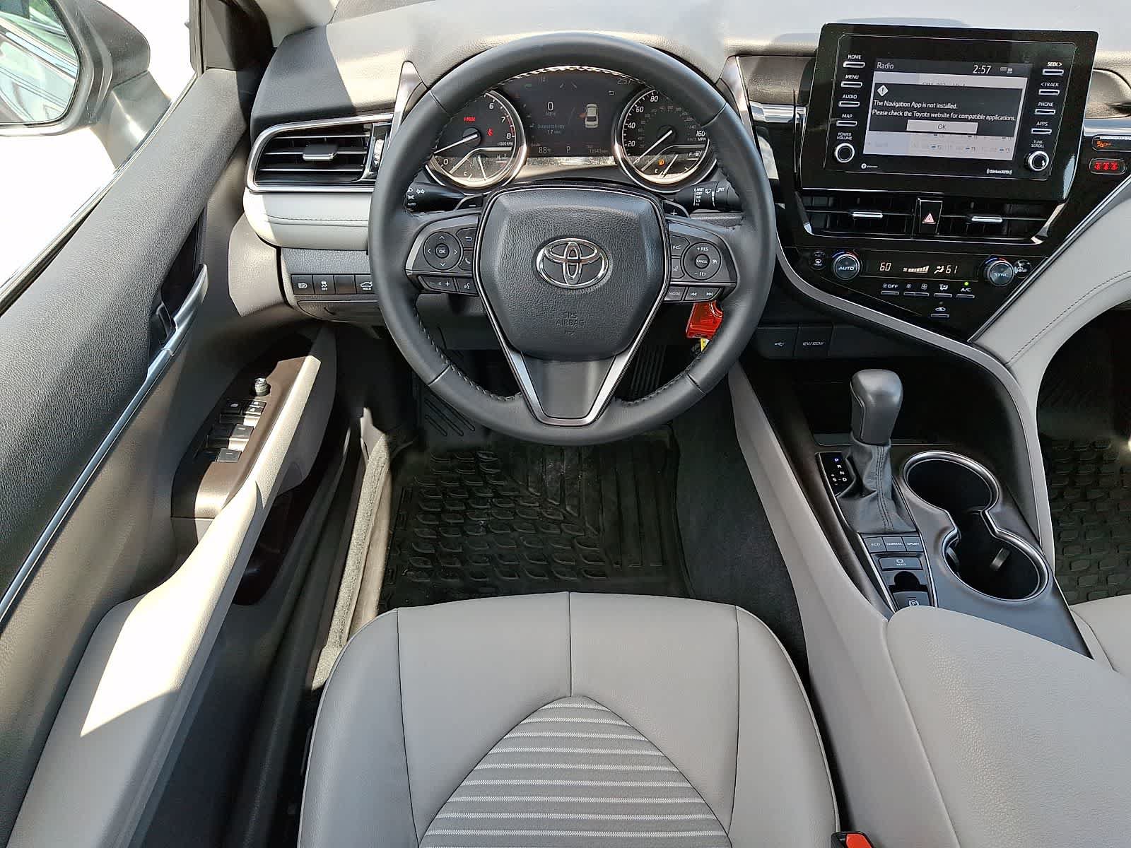 Used 2024 Toyota Camry SE AWD/4WD image 14