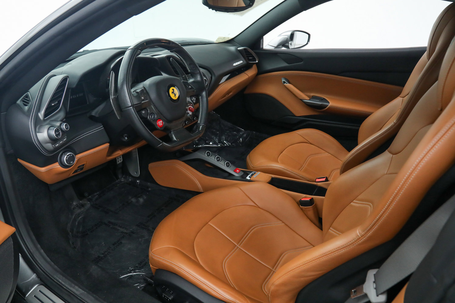 Used 2017 Ferrari 488 GTB image 2