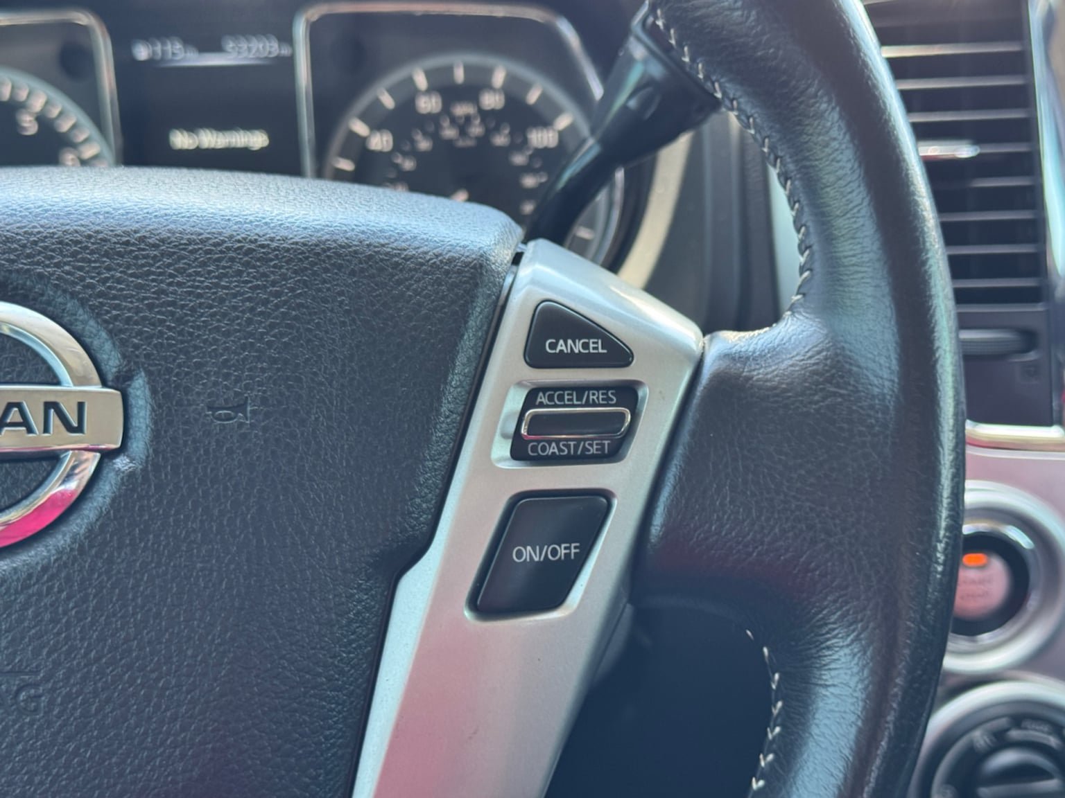 Used 2018 Nissan Titan PRO-4X AWD/4WD image 23