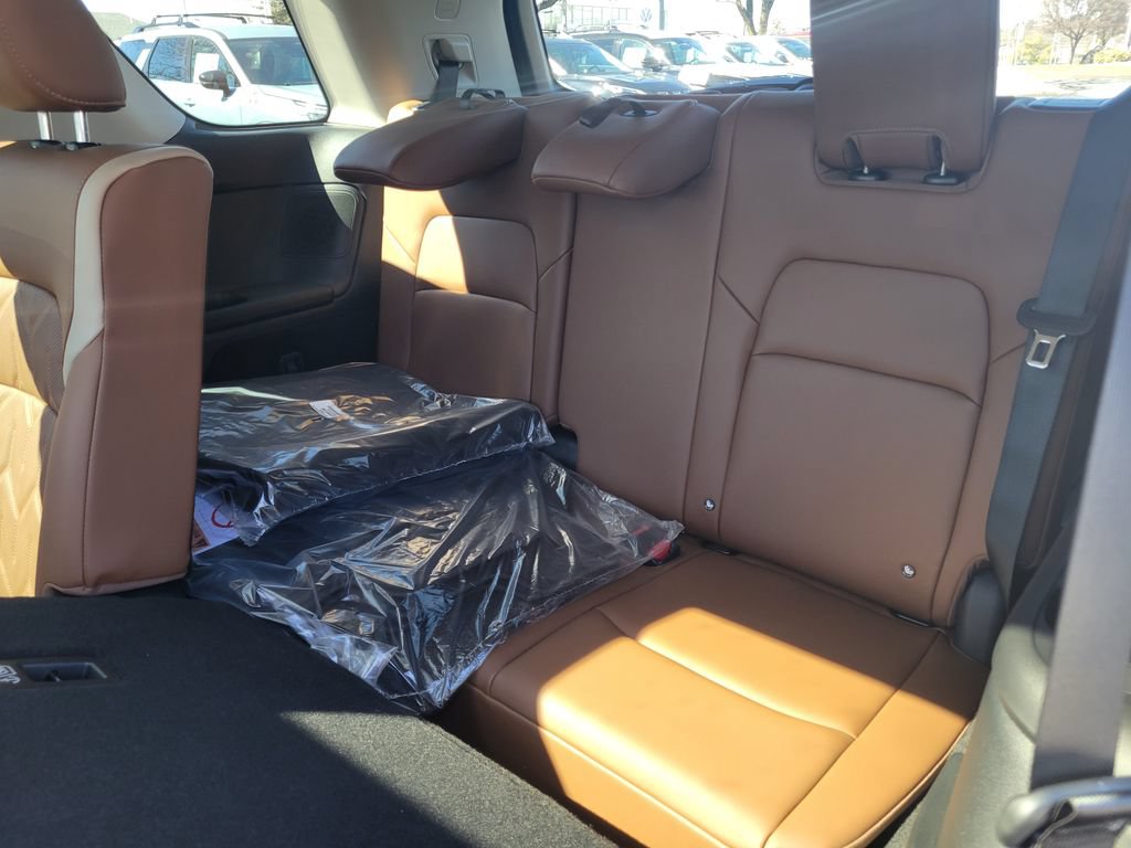 New 2026 Nissan Pathfinder Platinum w/ Cargo Package AWD/4WD image 34