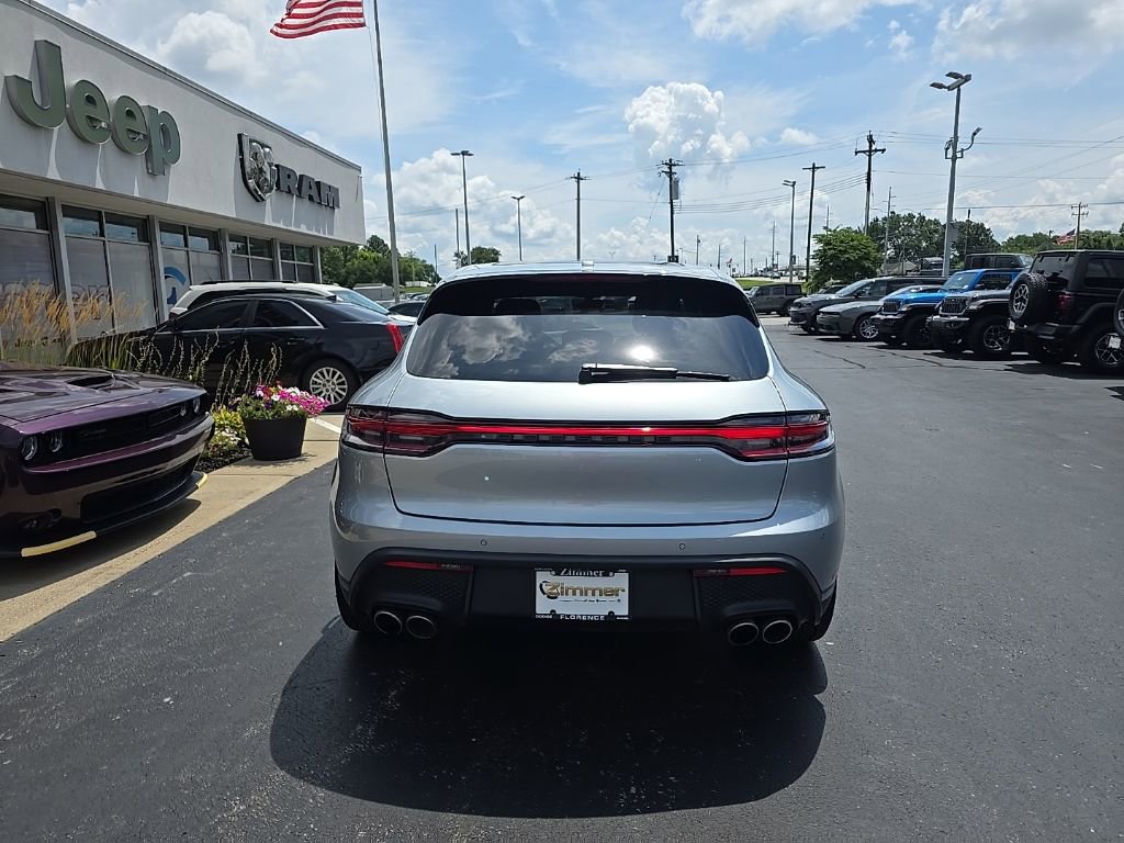 Used 2022 Porsche Macan S w/ Premium Package image 8
