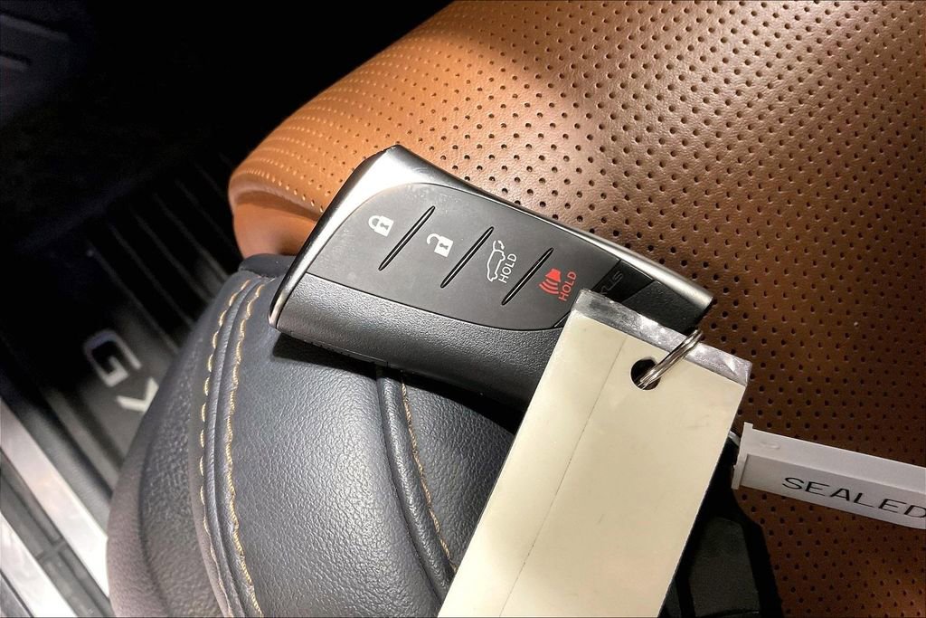 Used 2024 Lexus GX 550 w/ Accessory Package (Z1) image 13