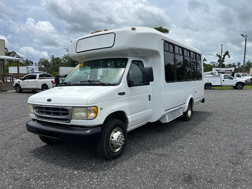 Used 2000 Ford E-350 and Econoline 350 Super Duty RWD image 1