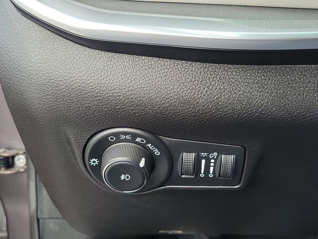 Used 2024 Jeep Compass Limited AWD/4WD image 8