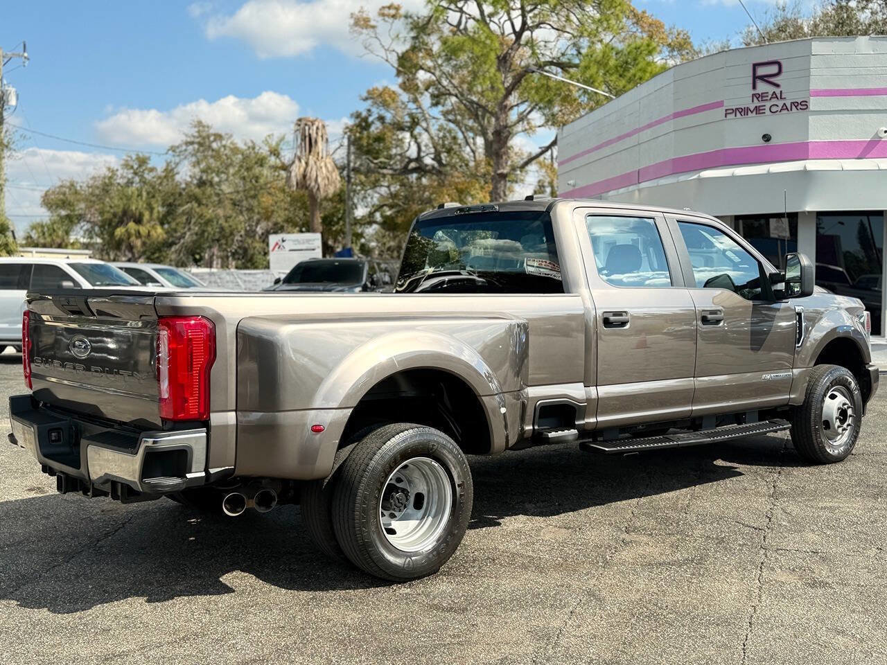 Used 2022 Ford F350 XL w/ Power Equipment Group image 10
