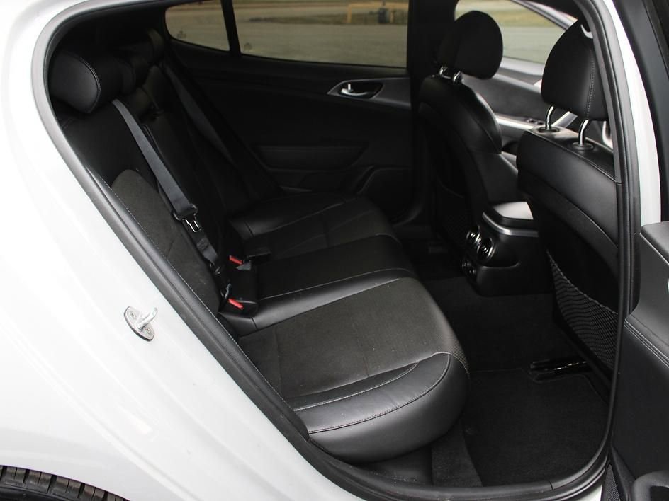 Used 2018 Kia Stinger GT image 27