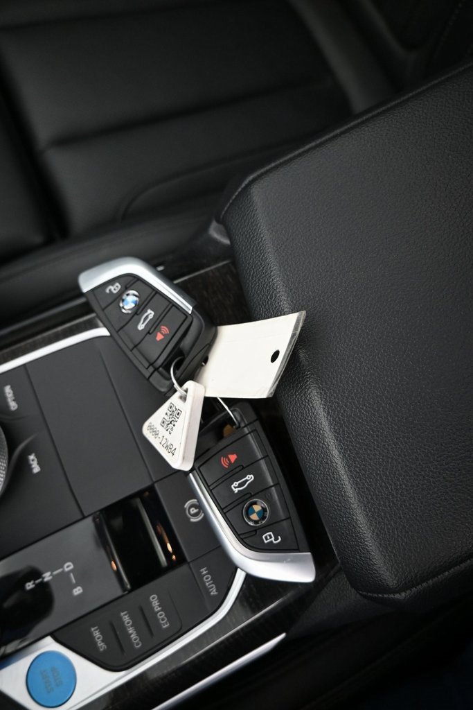 Used 2022 BMW i4 eDrive40 w/ Premium Package image 11