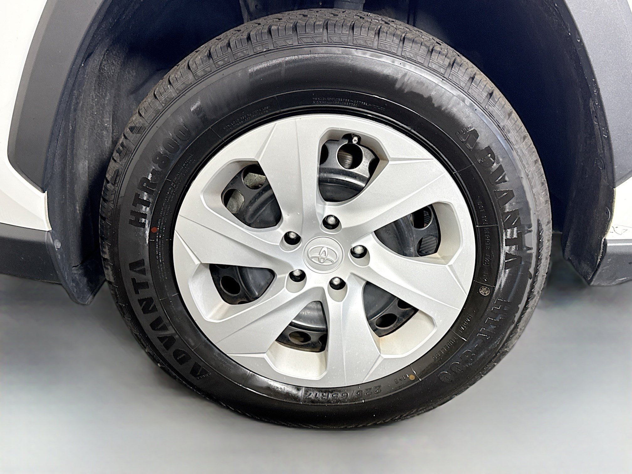Used 2024 Toyota RAV4 LE FWD image 37