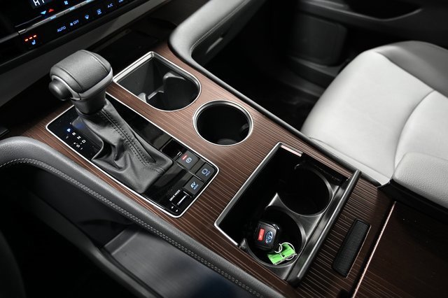 Used 2023 Toyota Sienna XLE w/ XLE Plus Package image 20