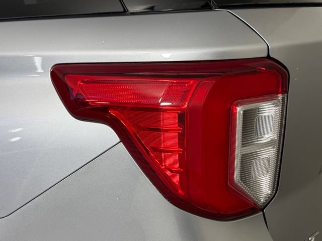 Used 2022 Ford Explorer XLT RWD image 13