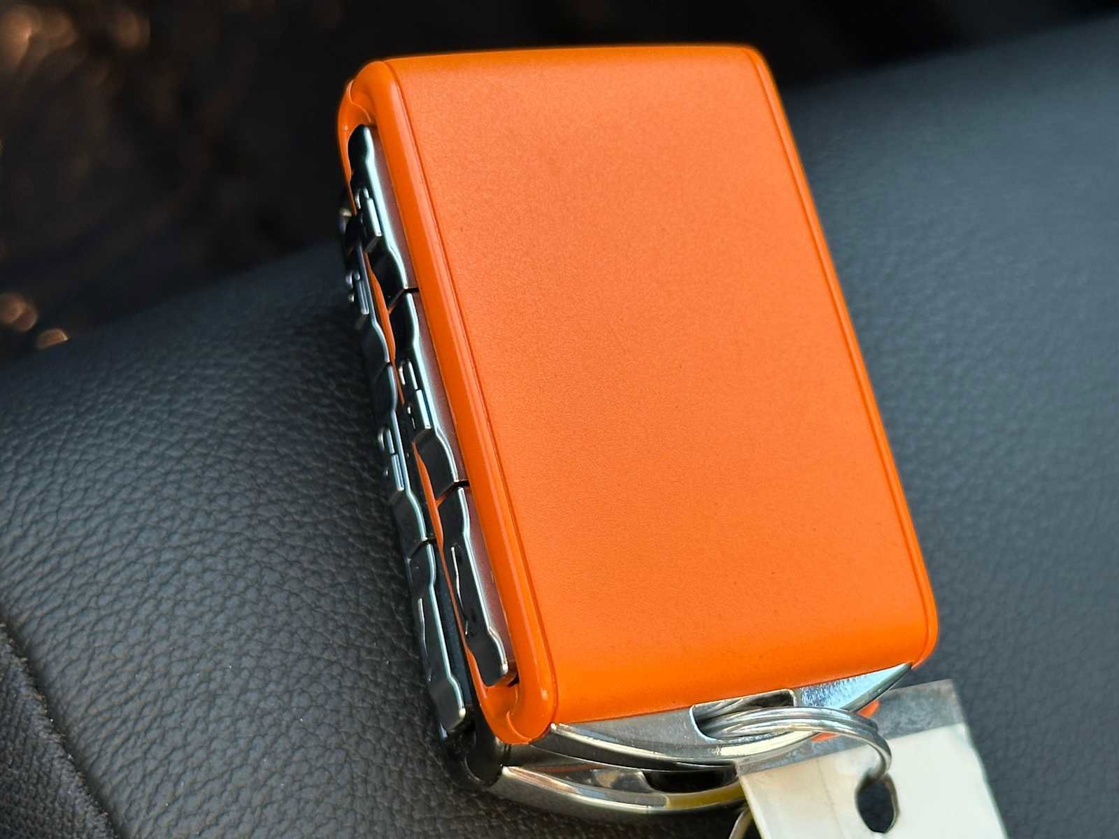 Used 2025 Volvo XC40 B5 Plus w/ Climate Package image 32