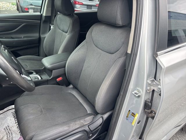 Used 2019 Hyundai Santa Fe SE image 10