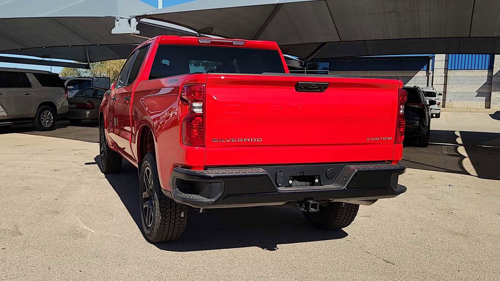 New 2026 Chevrolet Silverado 1500 Custom Trail Boss w/ LPO, Dark Essentials Package AWD/4WD image 8